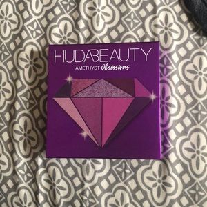 Huda beauty makeup pallet